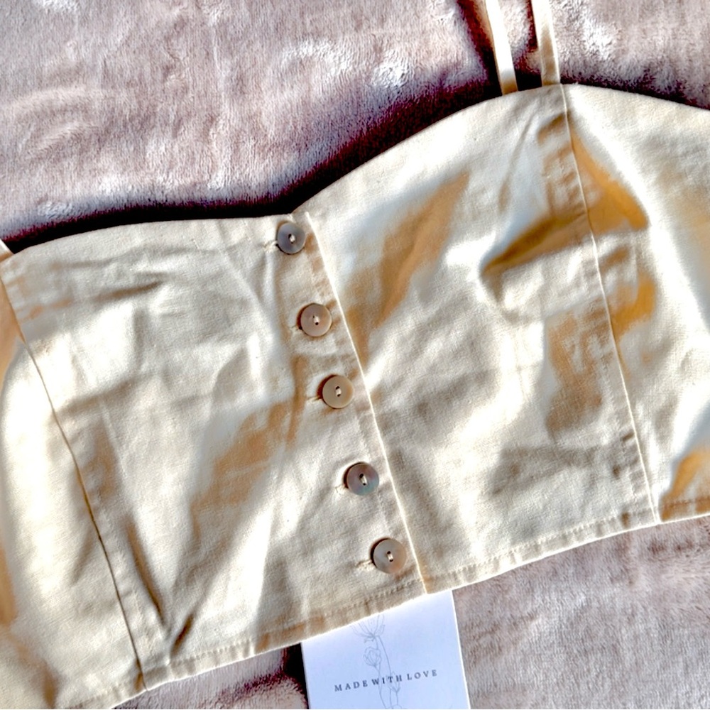 Stylish Beige Buttoned Crop Top